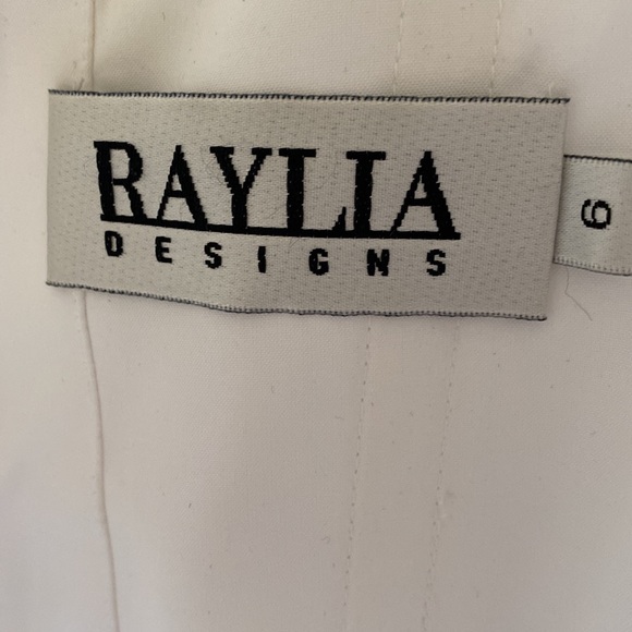 Raylia Designs Wedding Dress. *NEW* - Picture 12 of 13